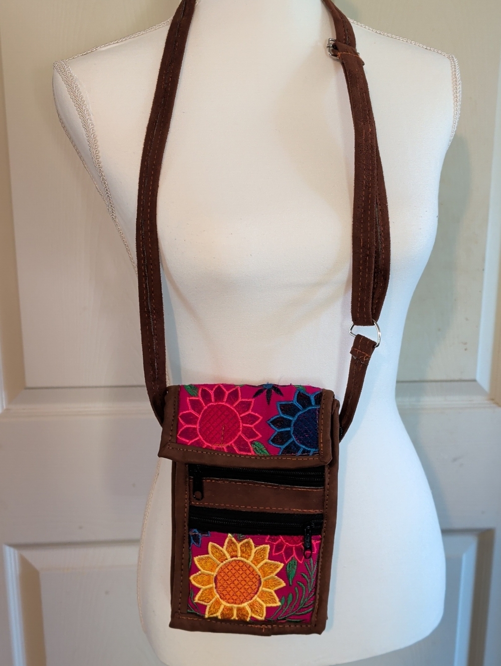 Brown Embroidered Floral Crossbody Bag - Brown
